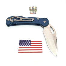 Load image into Gallery viewer, BUCK KNIVES MINI SPITFIRE BSA LOCKBACK FOLDING POCKET KNIFE BLUE ALUMINIUM HANDL